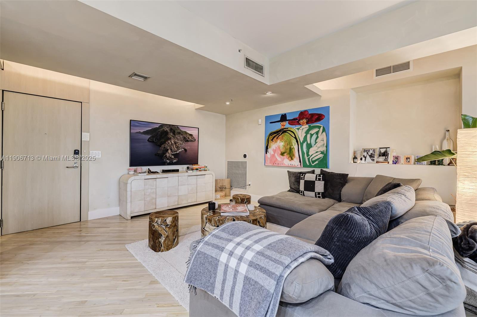 THE MERIDIAN CONDO - Residential