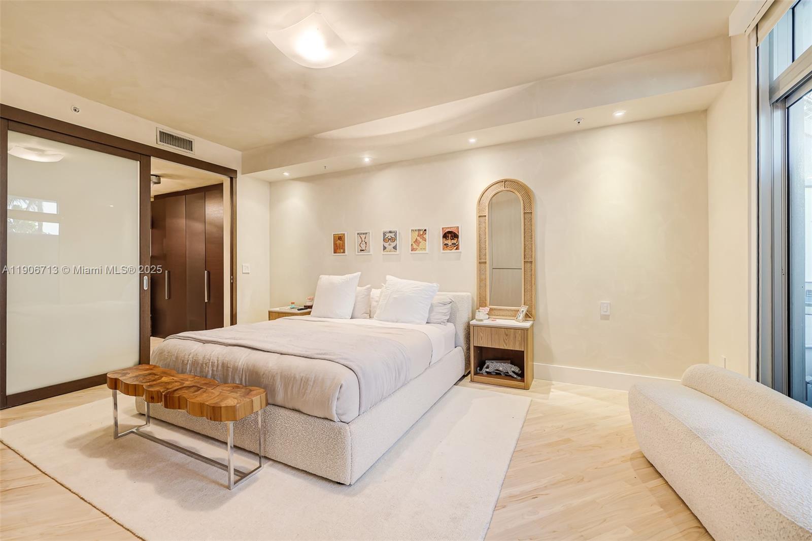 THE MERIDIAN CONDO - Residential