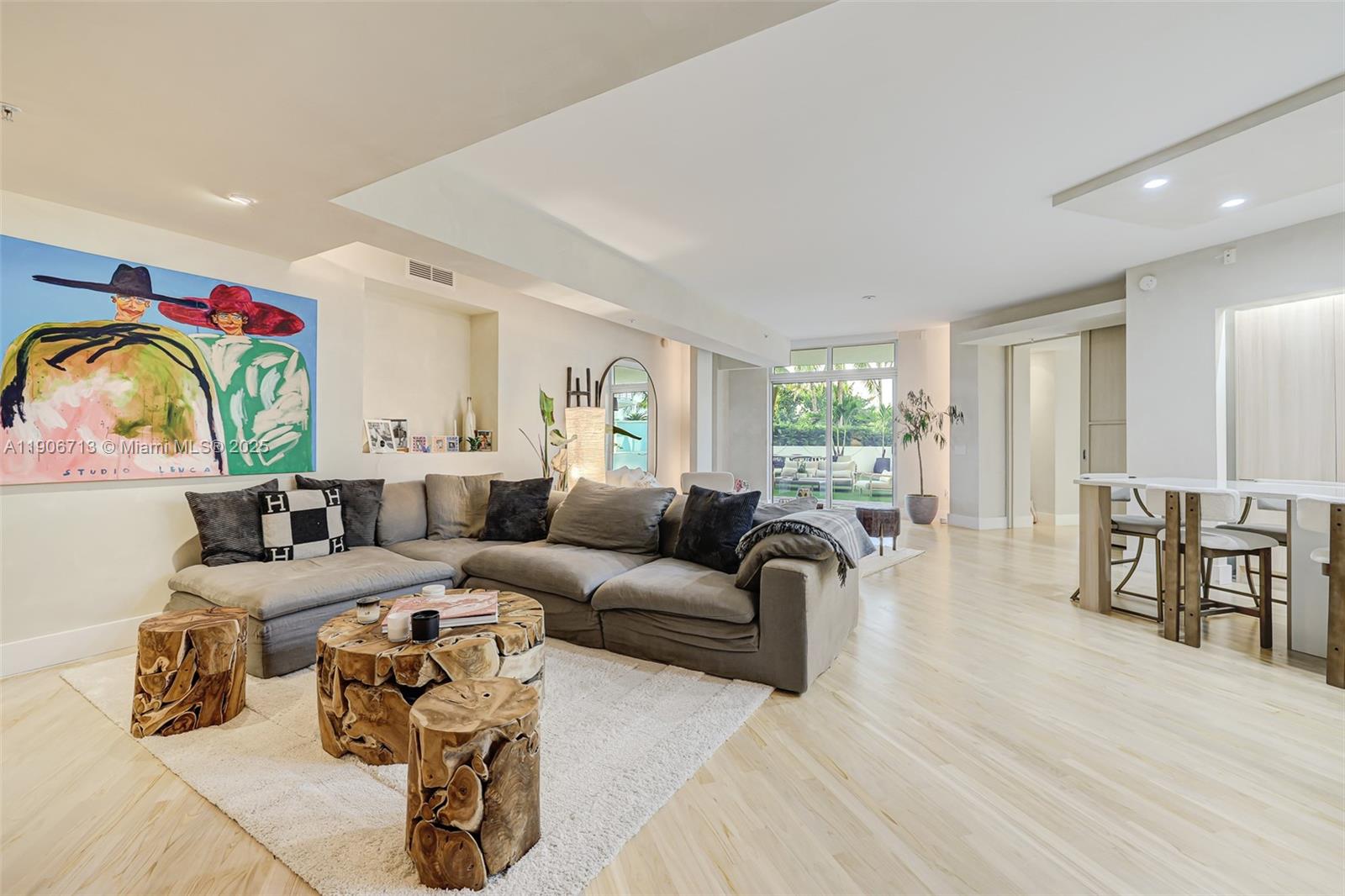 THE MERIDIAN CONDO - Residential