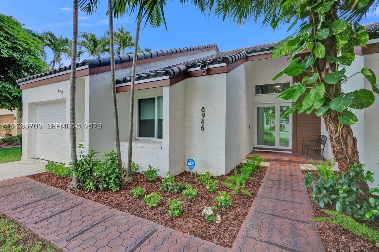 8946 SW 150th Ct Cir E, Miami, FL, 33196/$679,000 1 8946 SW 150th Ct Cir E