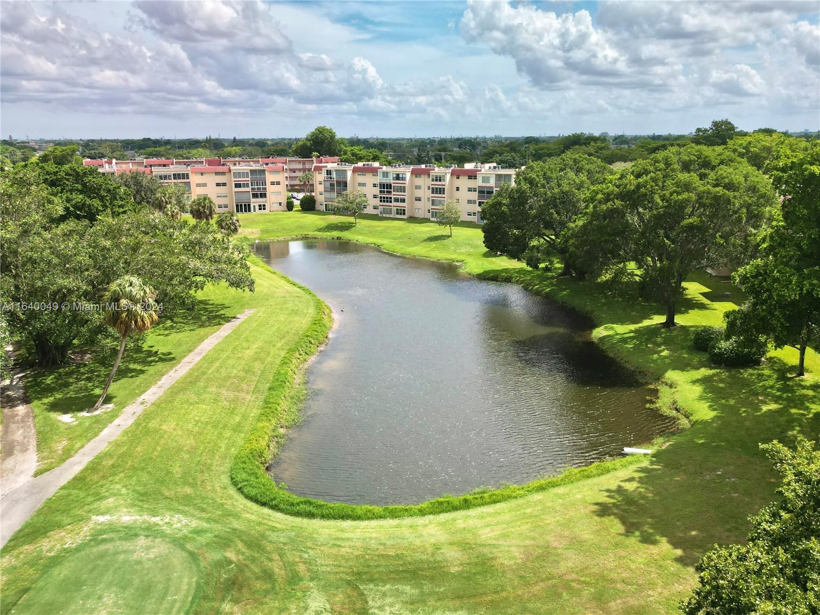 ORIOLE GOLF & TENNIS CLUB - Residential