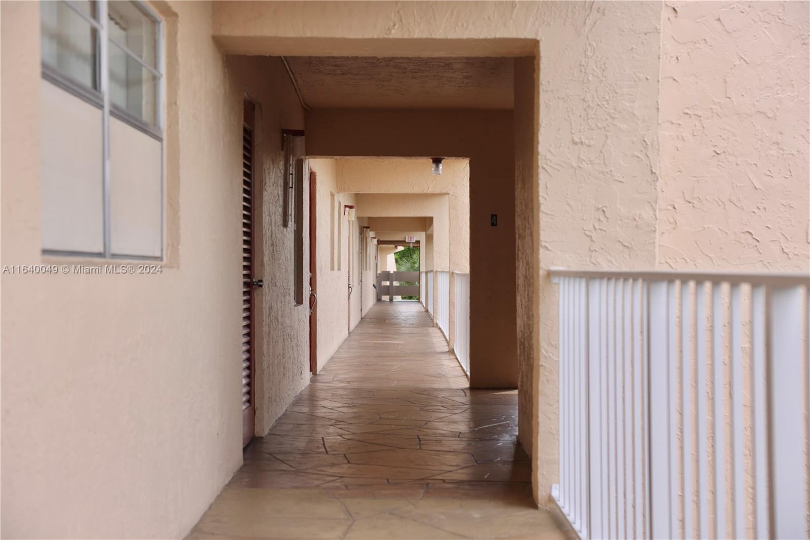 ORIOLE GOLF & TENNIS CLUB - Residential