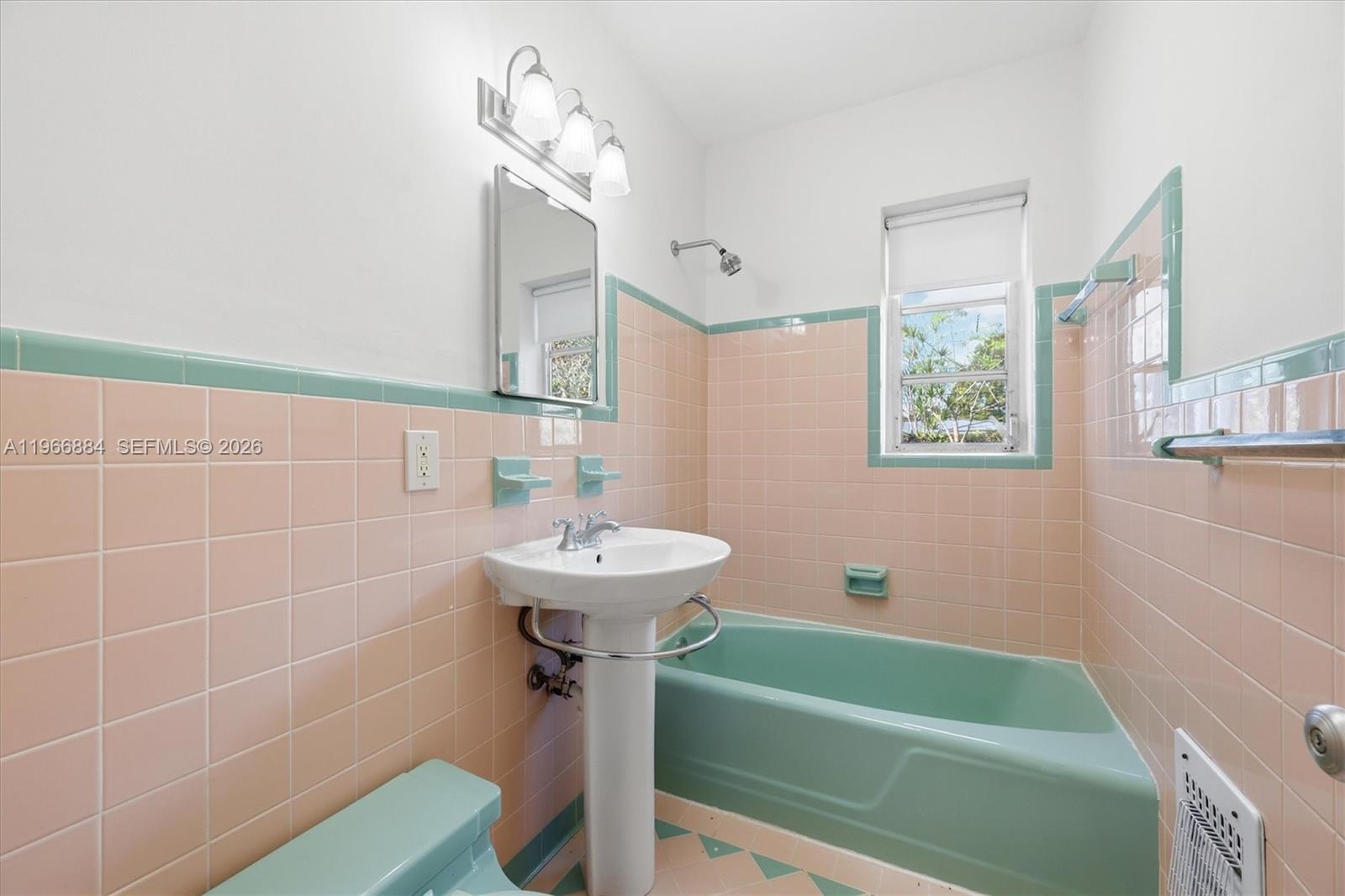 COLLEGE HEIGHTS - Residential