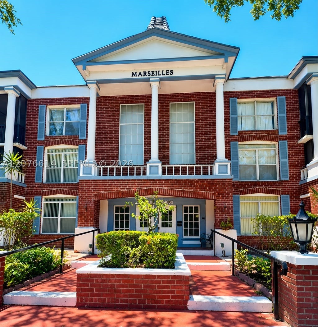 Photo of 3660 Inverrary Dr #1R, Lauderhill, FL 33319 (MLS # A12076614)