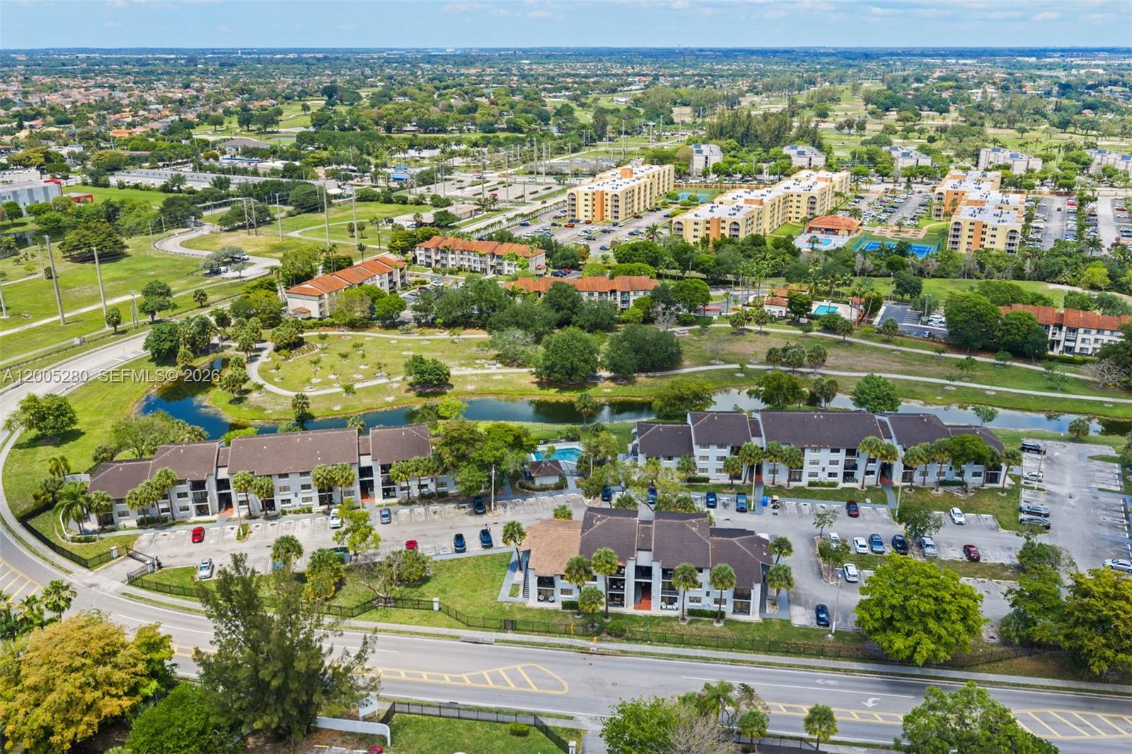 VILLA BELLINI CONDO - Residential