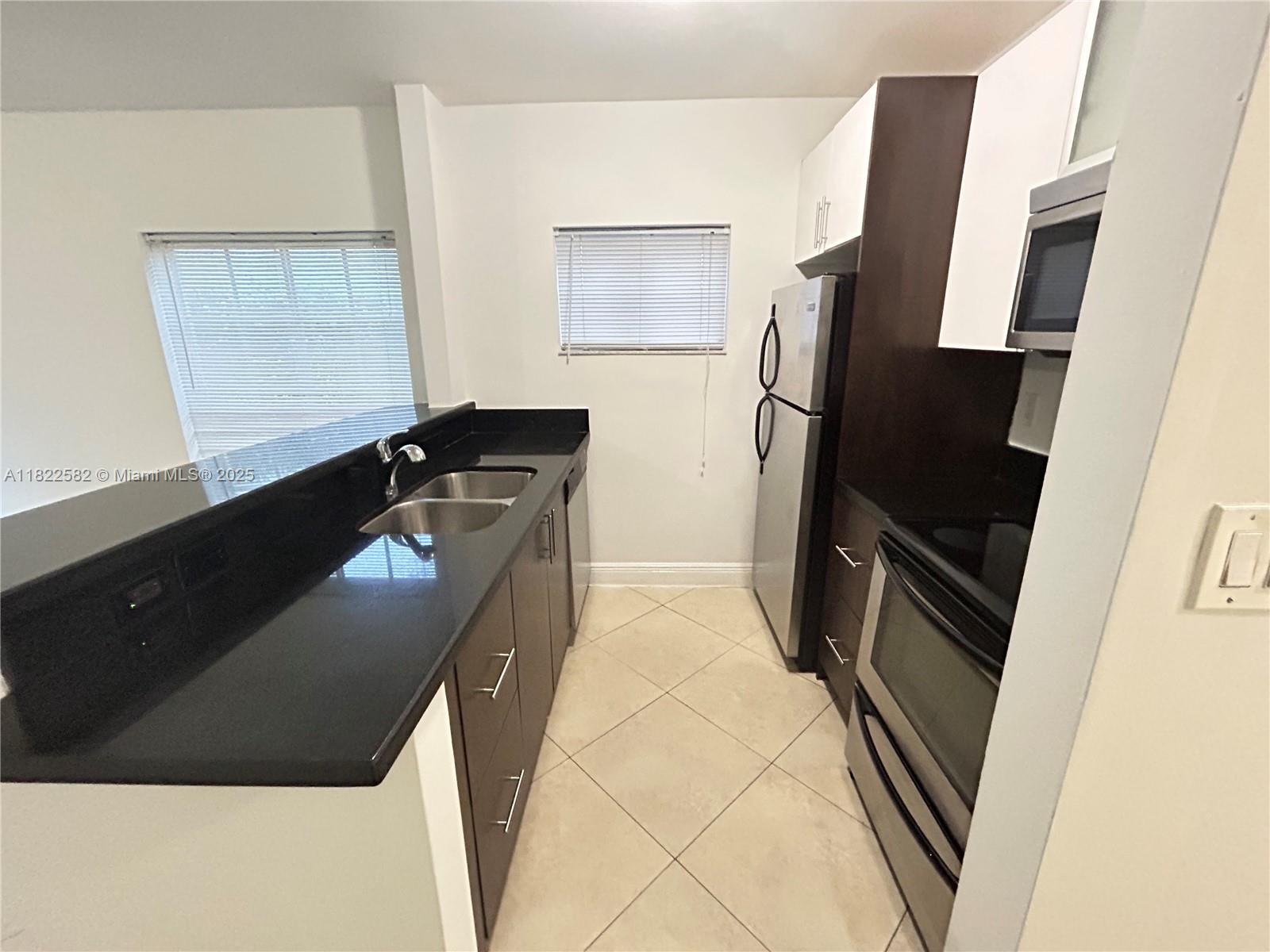 Rental Property at 1034 Lenox Ave 5, Miami Beach, Miami-Dade County, Florida - Bedrooms: 1 
Bathrooms: 1  - $1,995 MO.