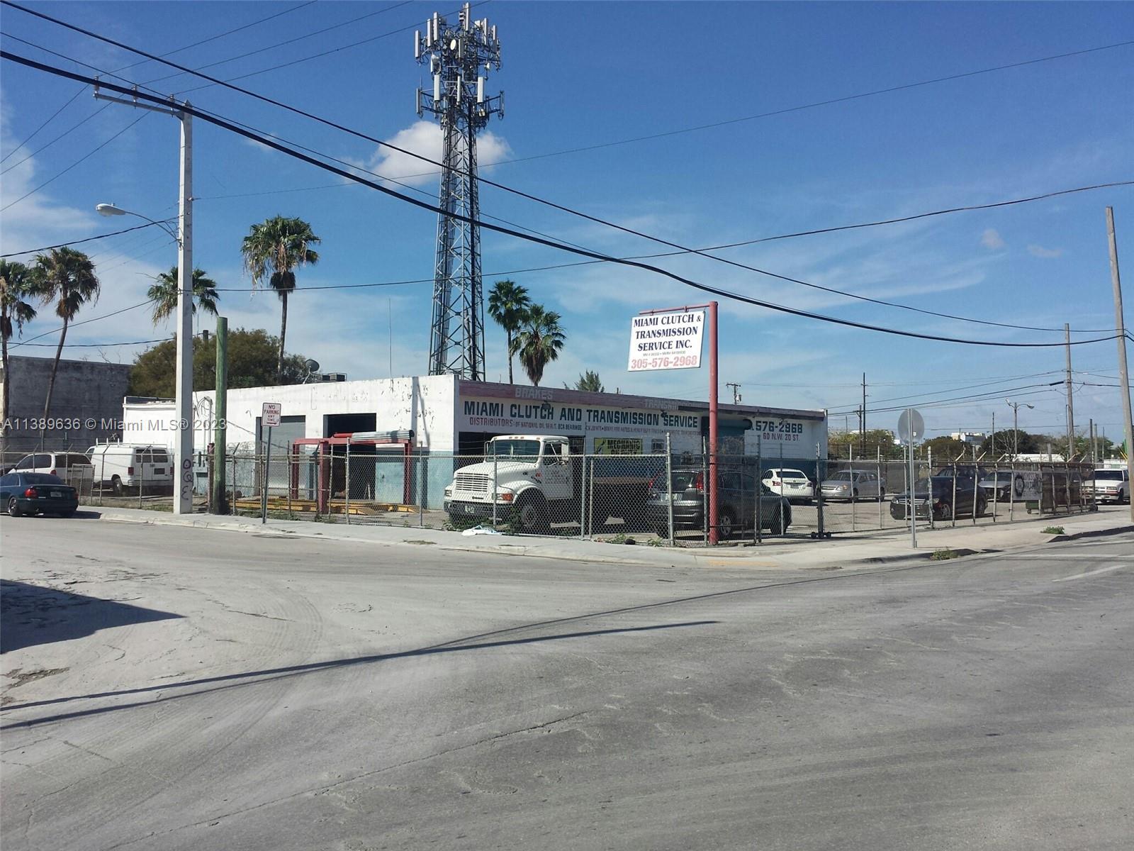 ATTENTIONS BUILDERS, DEVELOPERS, INVESTORS Development opportunity Close to Wynwood area and Omni Area 2 assembled lot on 20St total 20625 Sq. With Crown Castle as a tenant on the back lot with a new payment of $ 2869 per month plus 80 % property taxes payments and a month-to-month $ 3000 mechanic shop, you can receive income while planning the development. Ft Do not Disturb the tenant's driving around before sending the LOI. See attachment zone T6 8,