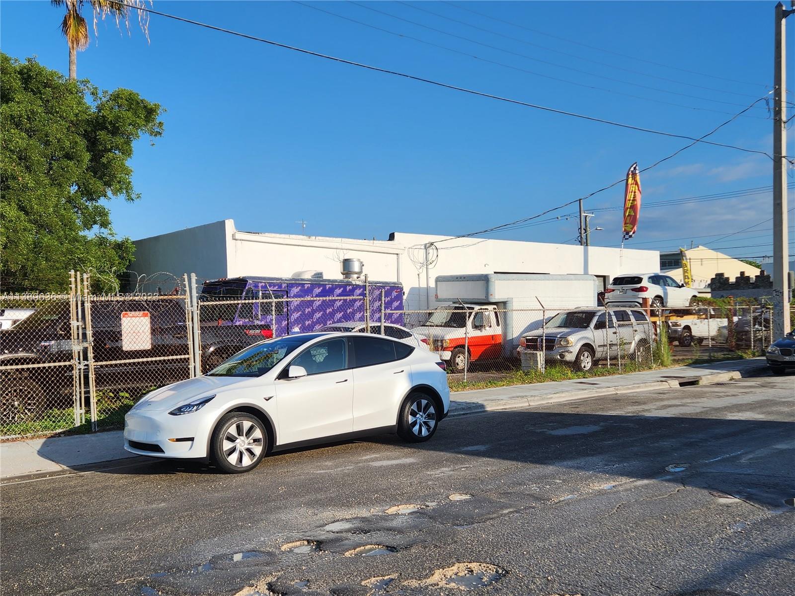 60 NW 20th St