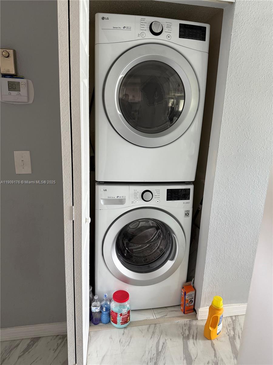 VIEWPOINTE CONDO - Residential