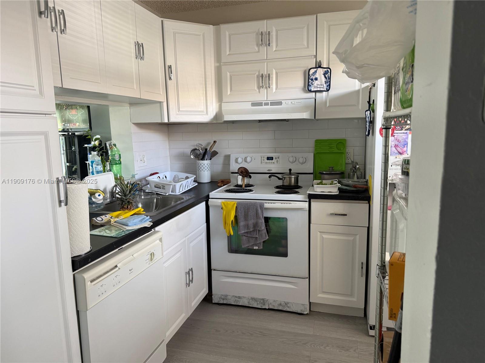 VIEWPOINTE CONDO - Residential