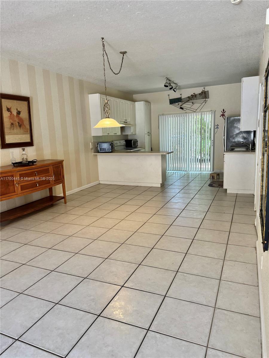 WASHINGTON PALMS CONDO - Residential Lease