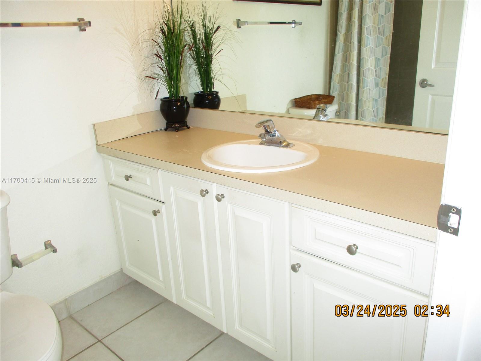 WASHINGTON PALMS CONDO - Residential Lease