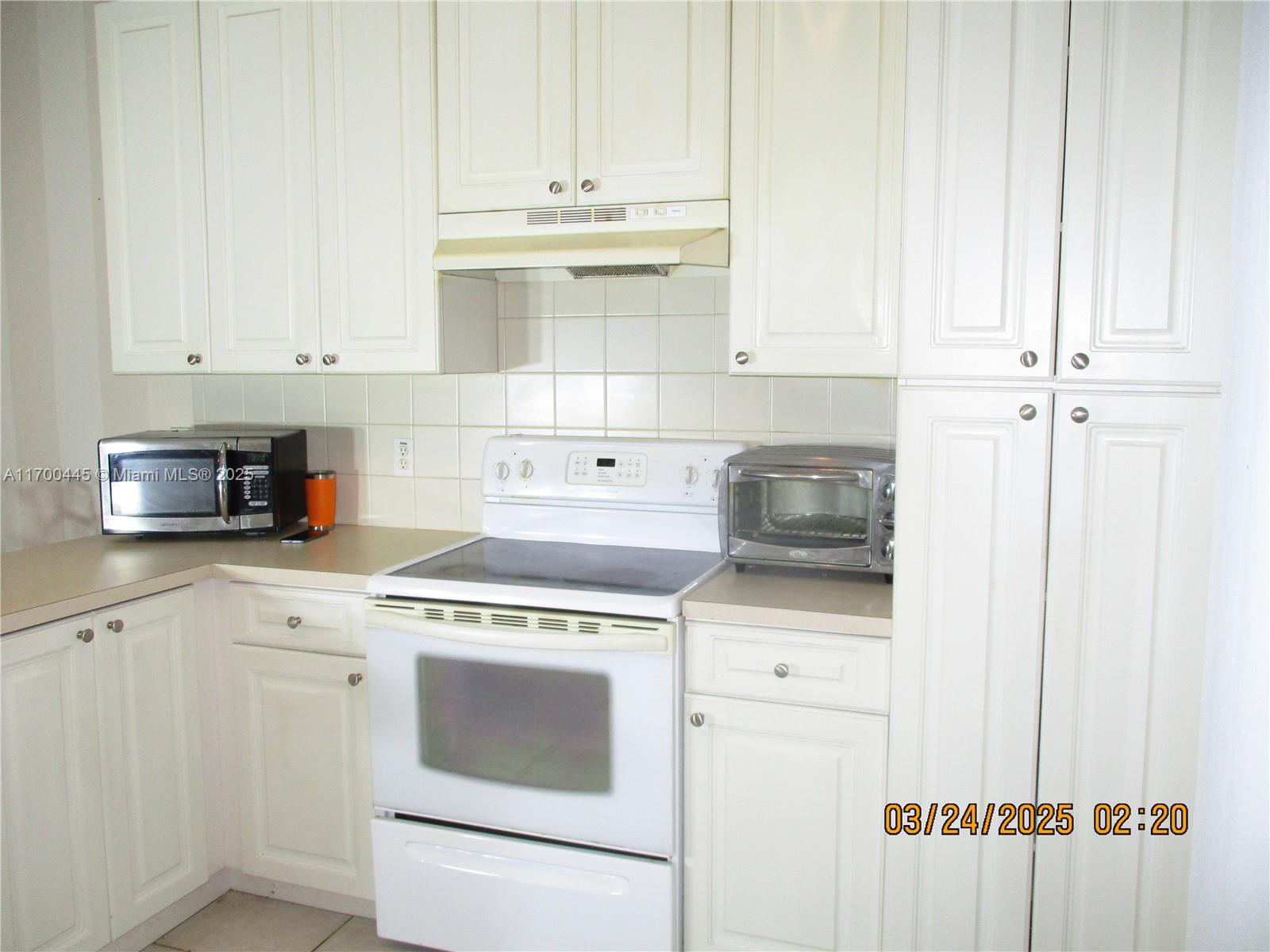 WASHINGTON PALMS CONDO - Residential Lease