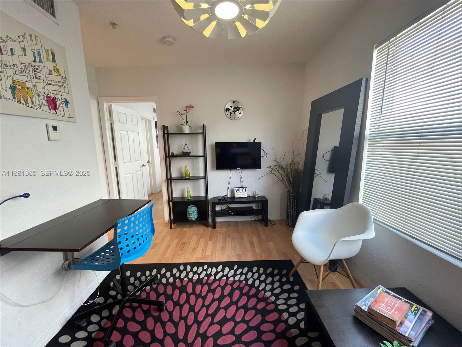 WELWORTH CONDO - Residential