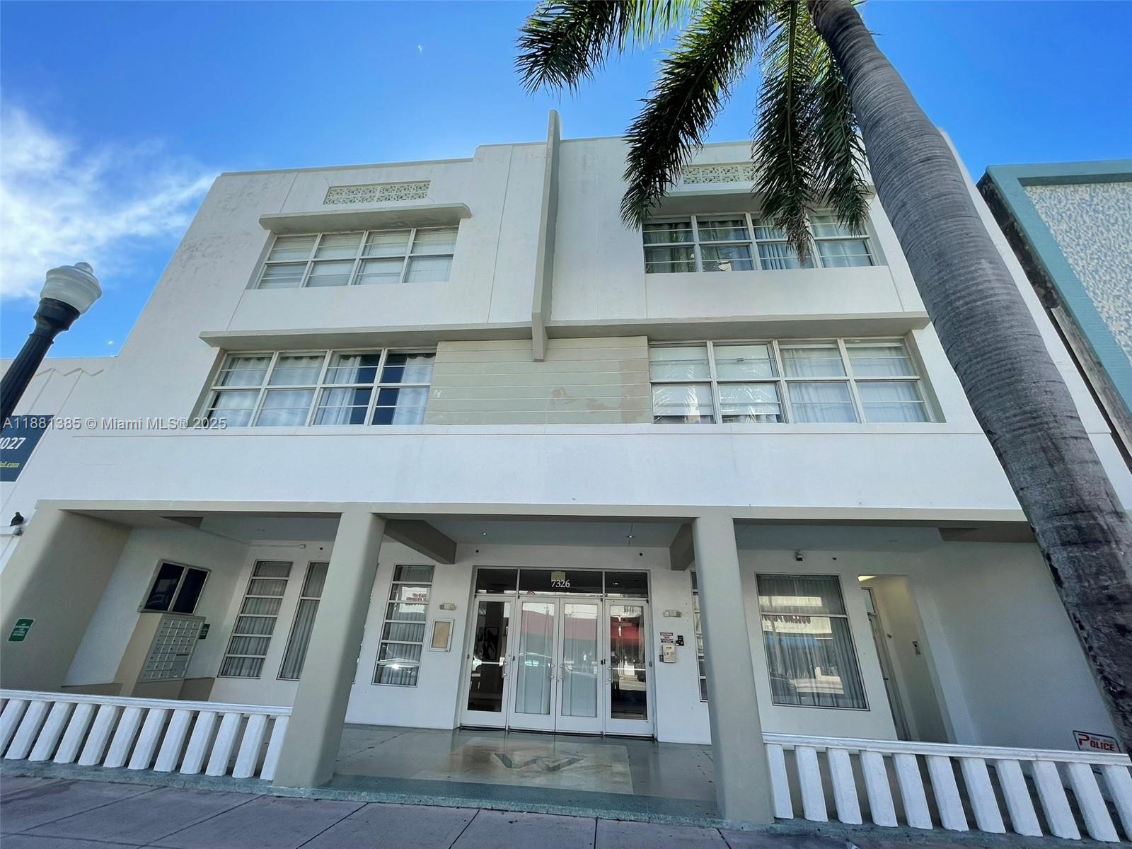 WELWORTH CONDO - Residential