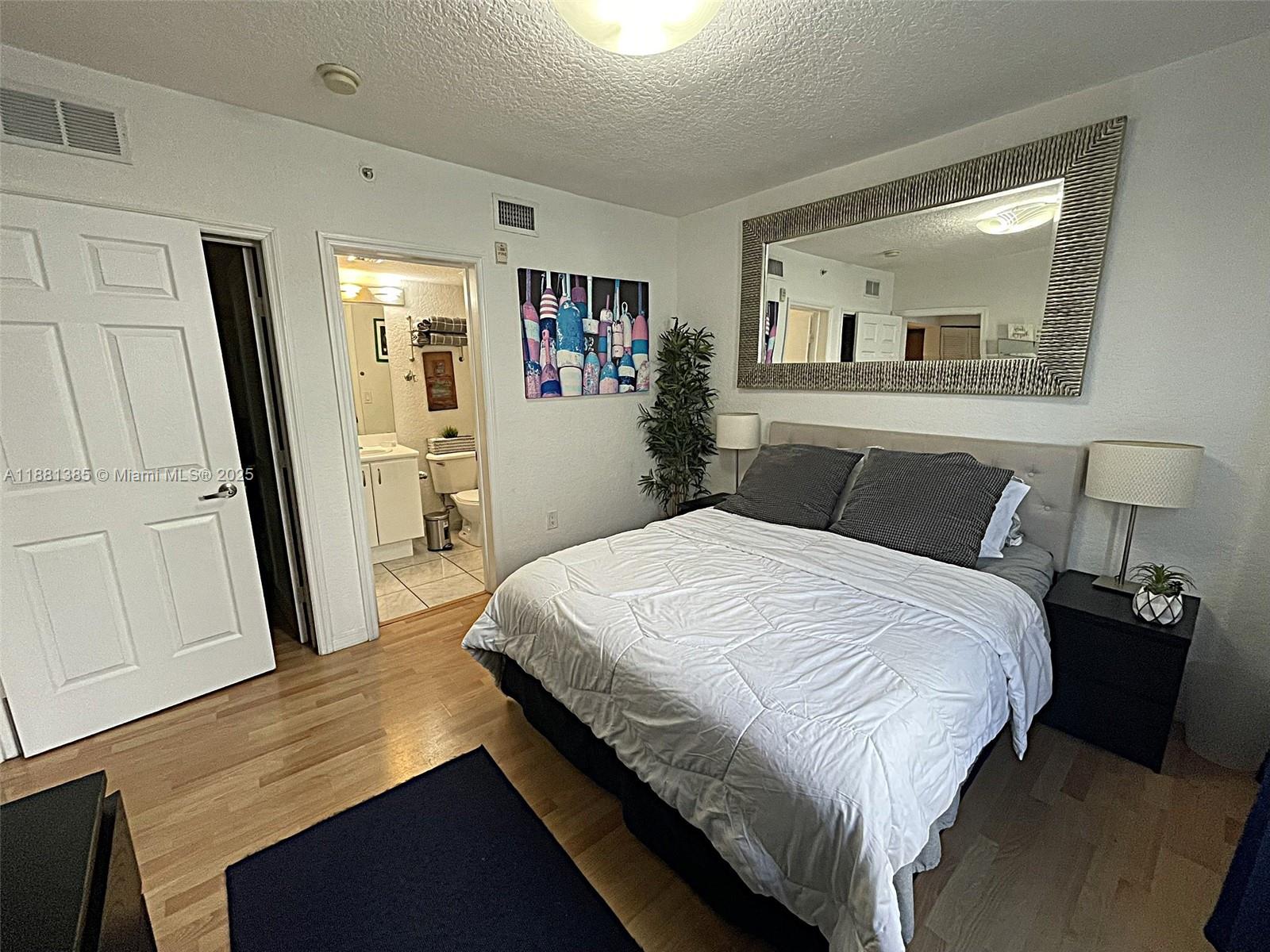 WELWORTH CONDO - Residential