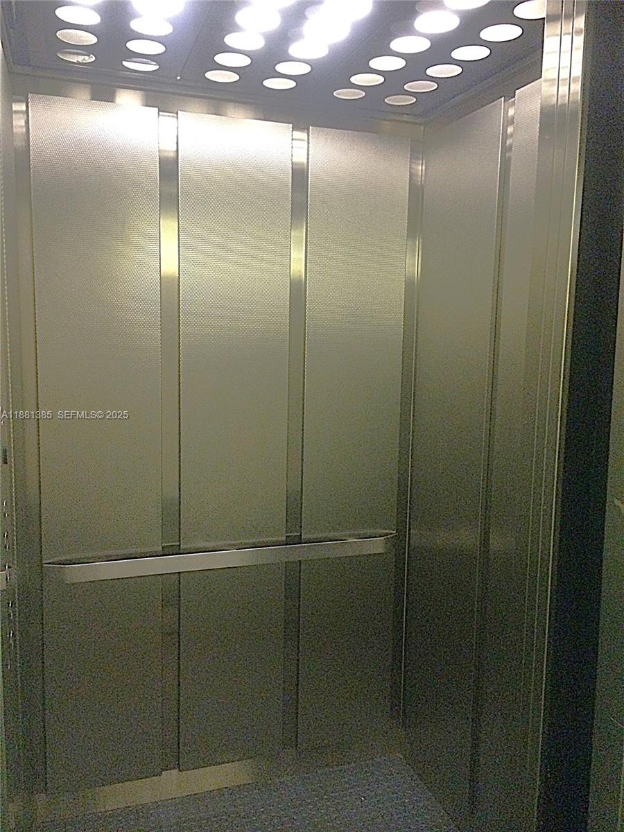 WELWORTH CONDO - Residential