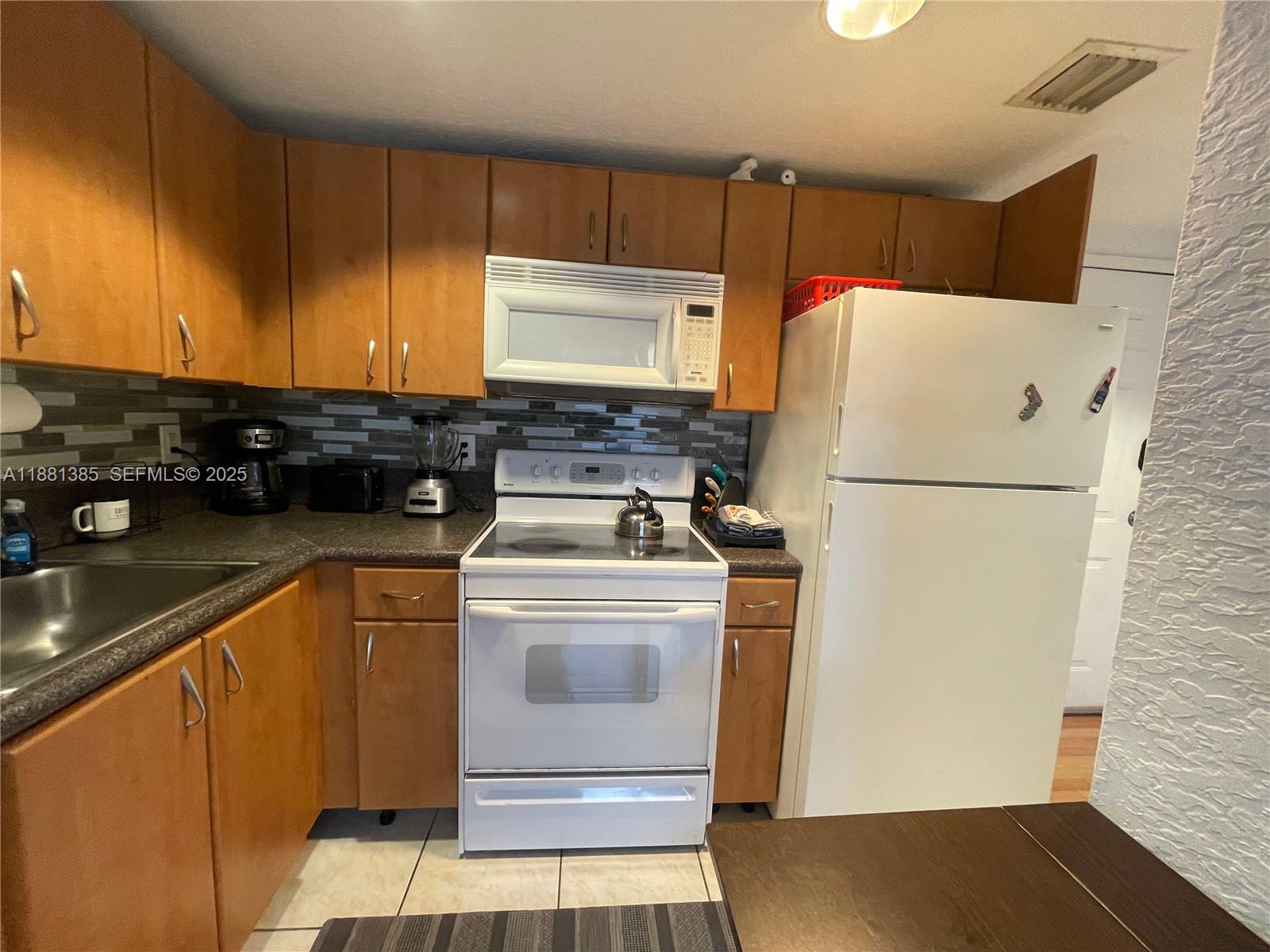 WELWORTH CONDO - Residential