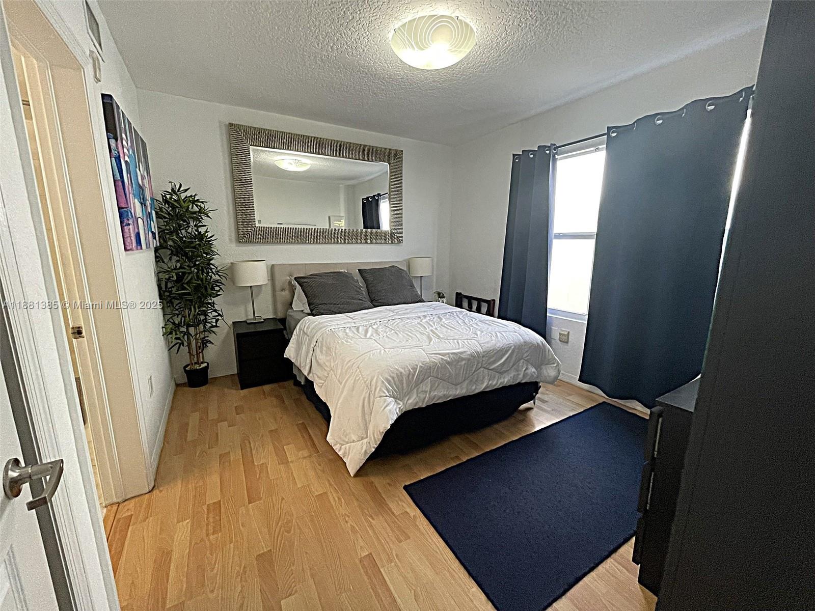 WELWORTH CONDO - Residential