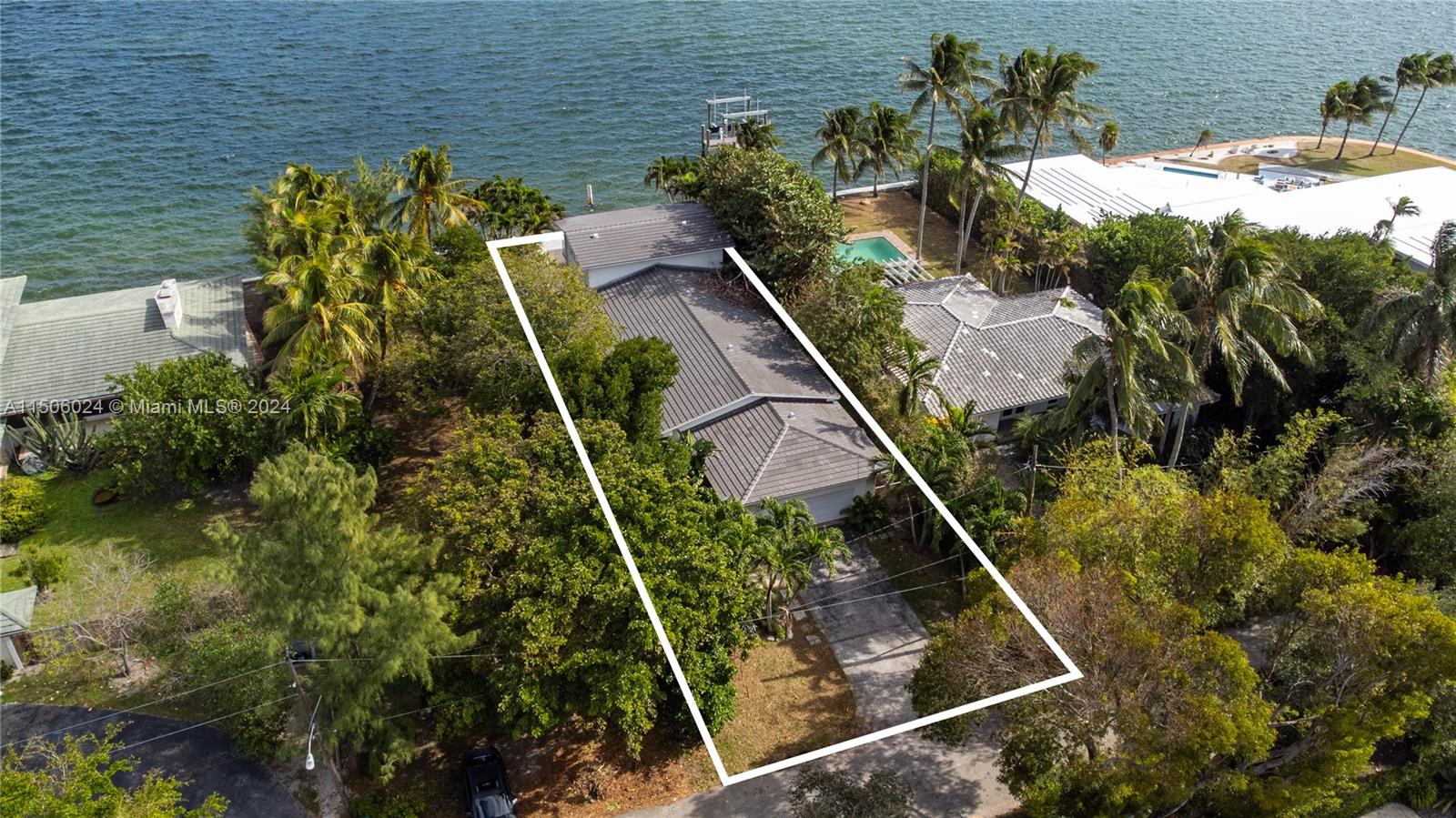 WATERSEDGE - Residential