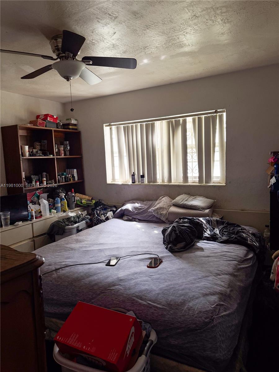 HYDE PARK FIRST SEC - Residential