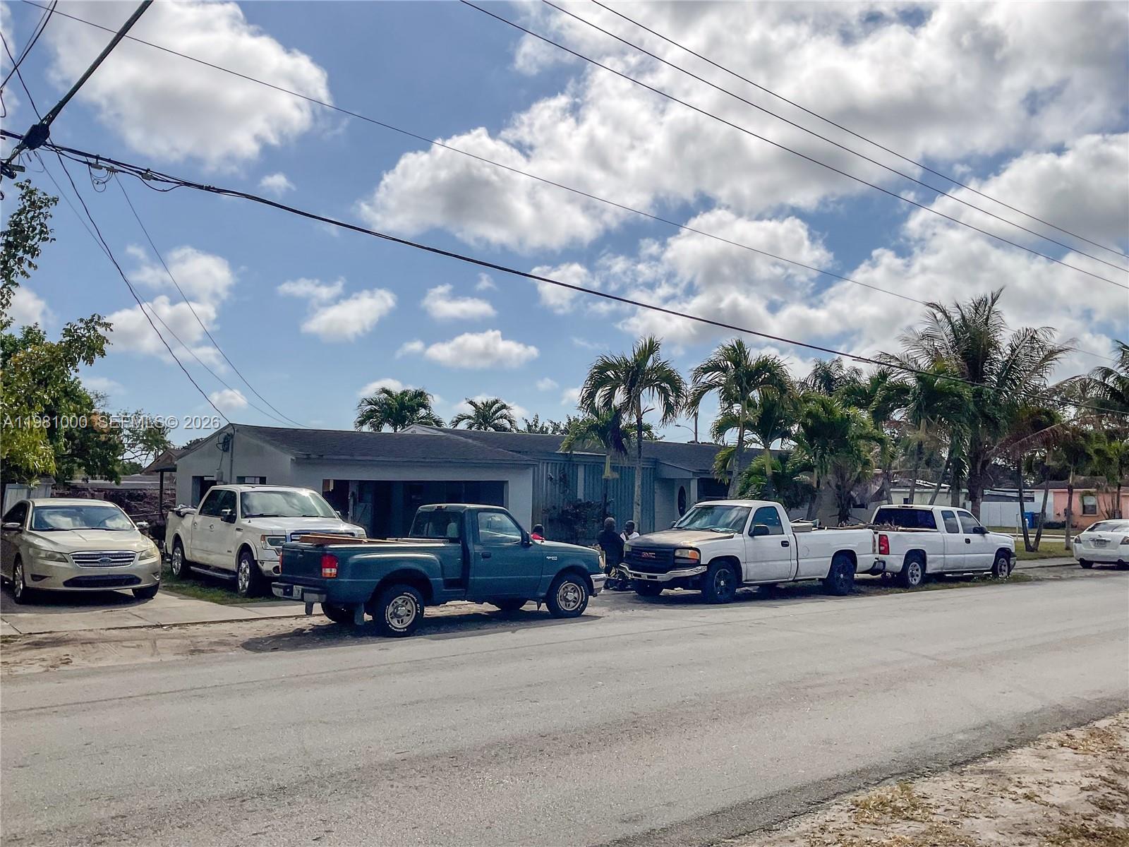 HYDE PARK FIRST SEC - Residential