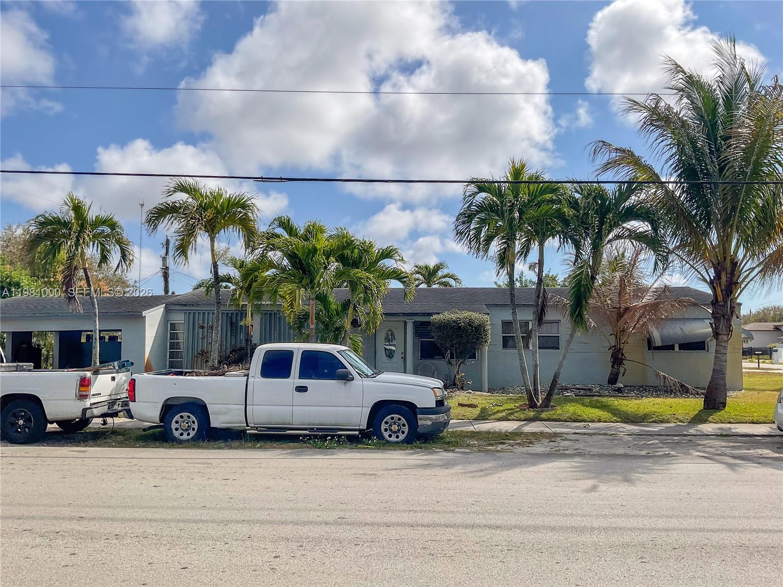 HYDE PARK FIRST SEC - Residential