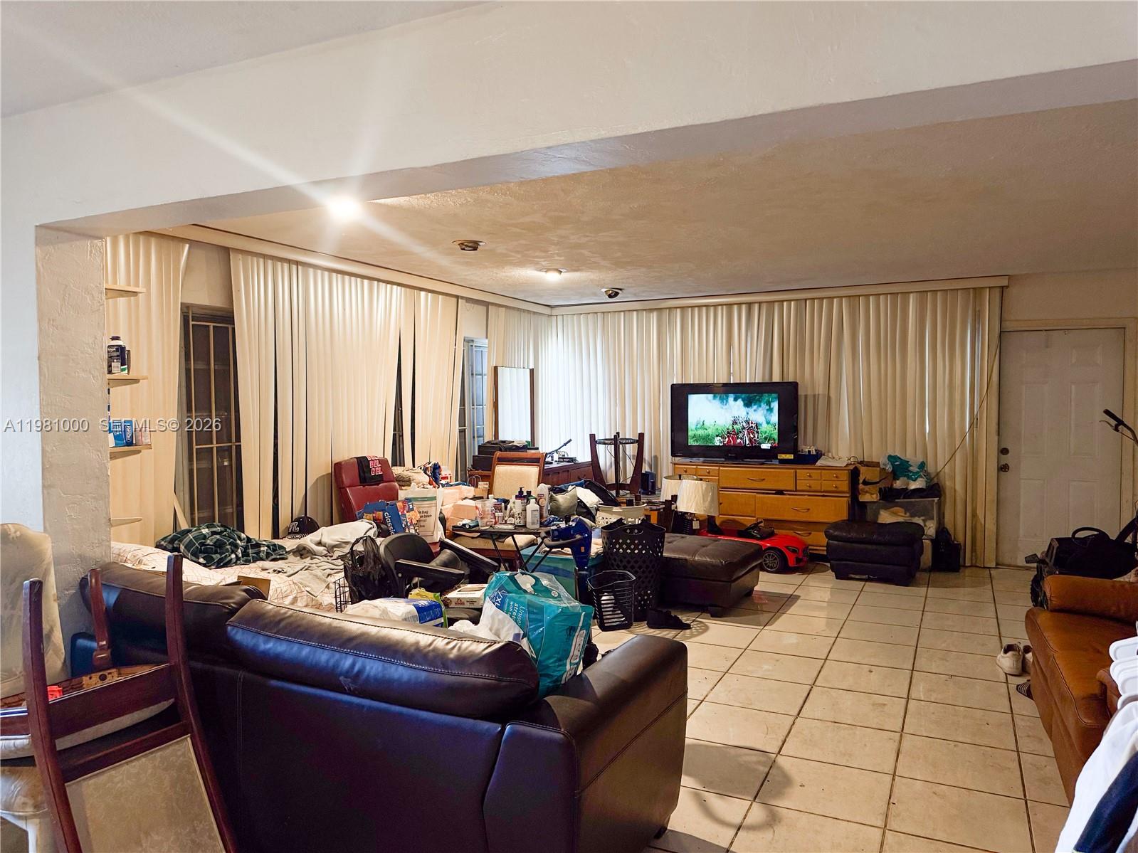 HYDE PARK FIRST SEC - Residential