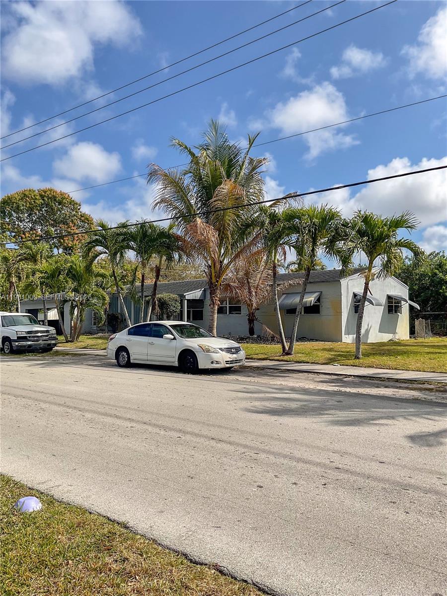 HYDE PARK FIRST SEC - Residential