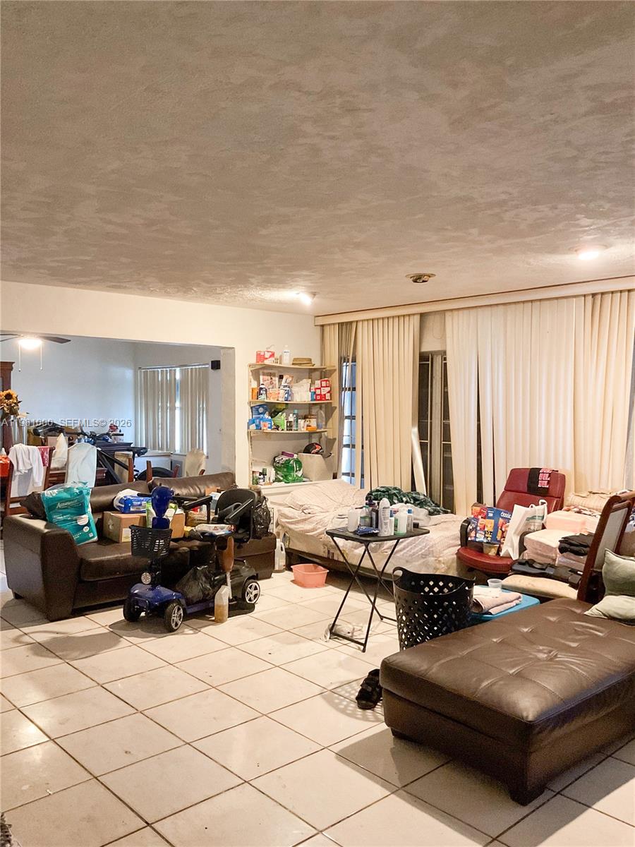 HYDE PARK FIRST SEC - Residential