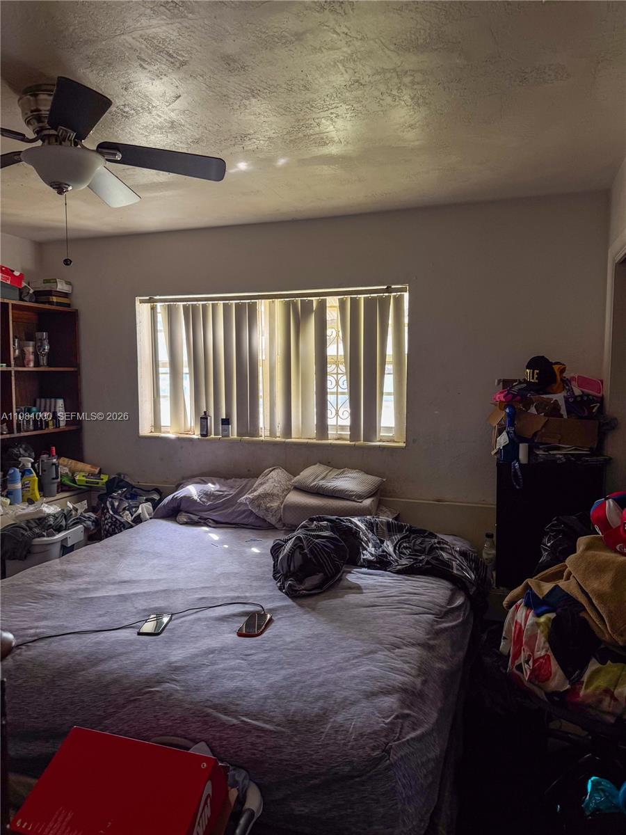 HYDE PARK FIRST SEC - Residential