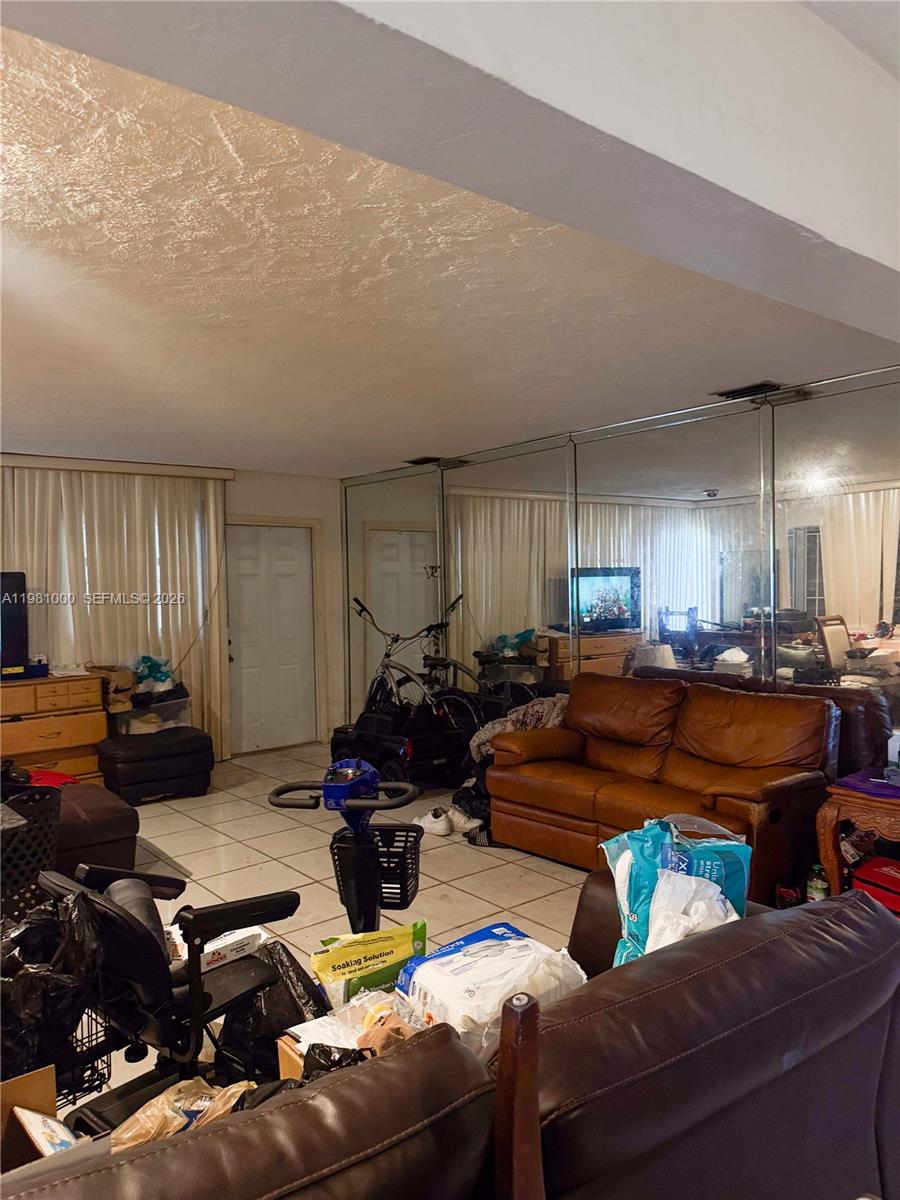 HYDE PARK FIRST SEC - Residential