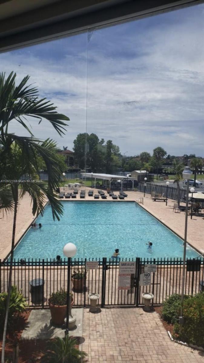 DE SOTO PARK CONDO - Residential