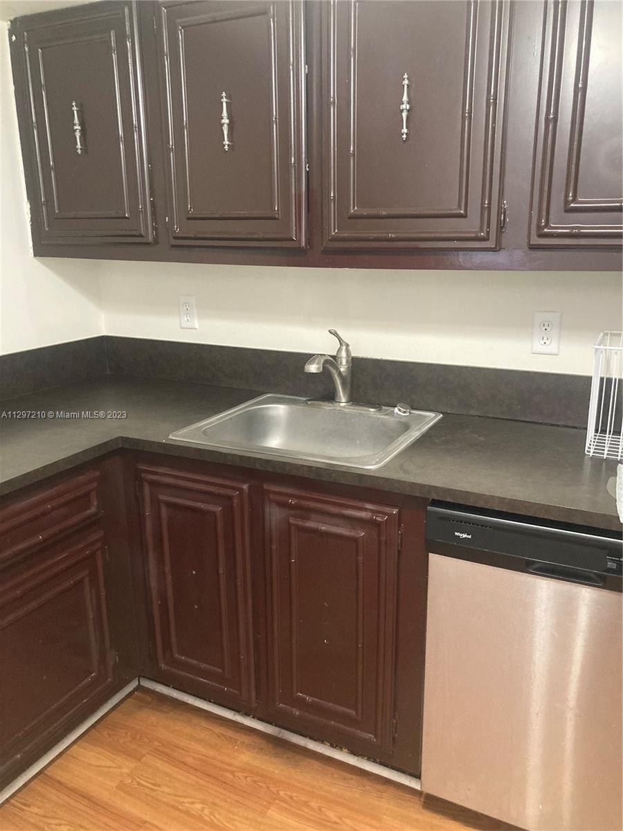 DE SOTO PARK CONDO - Residential