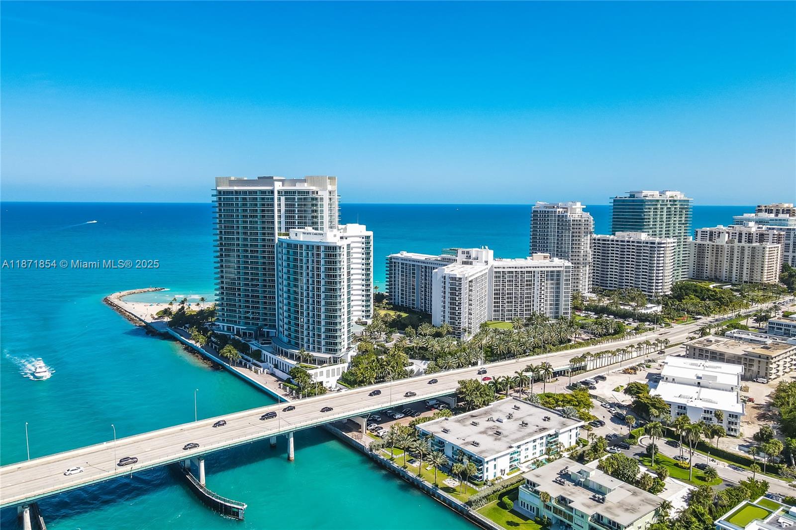 10275 Collins Ave 417