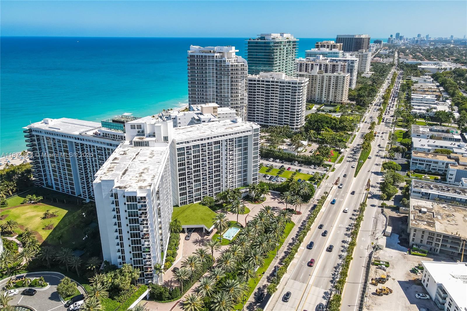 10275 Collins Ave 417
