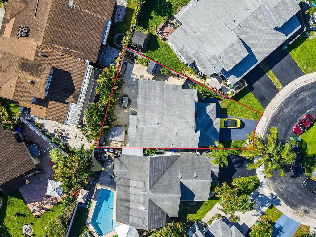 Photo of 9964 SW 16th St, Pembroke Pines, FL 33025 (MLS # A11381411)