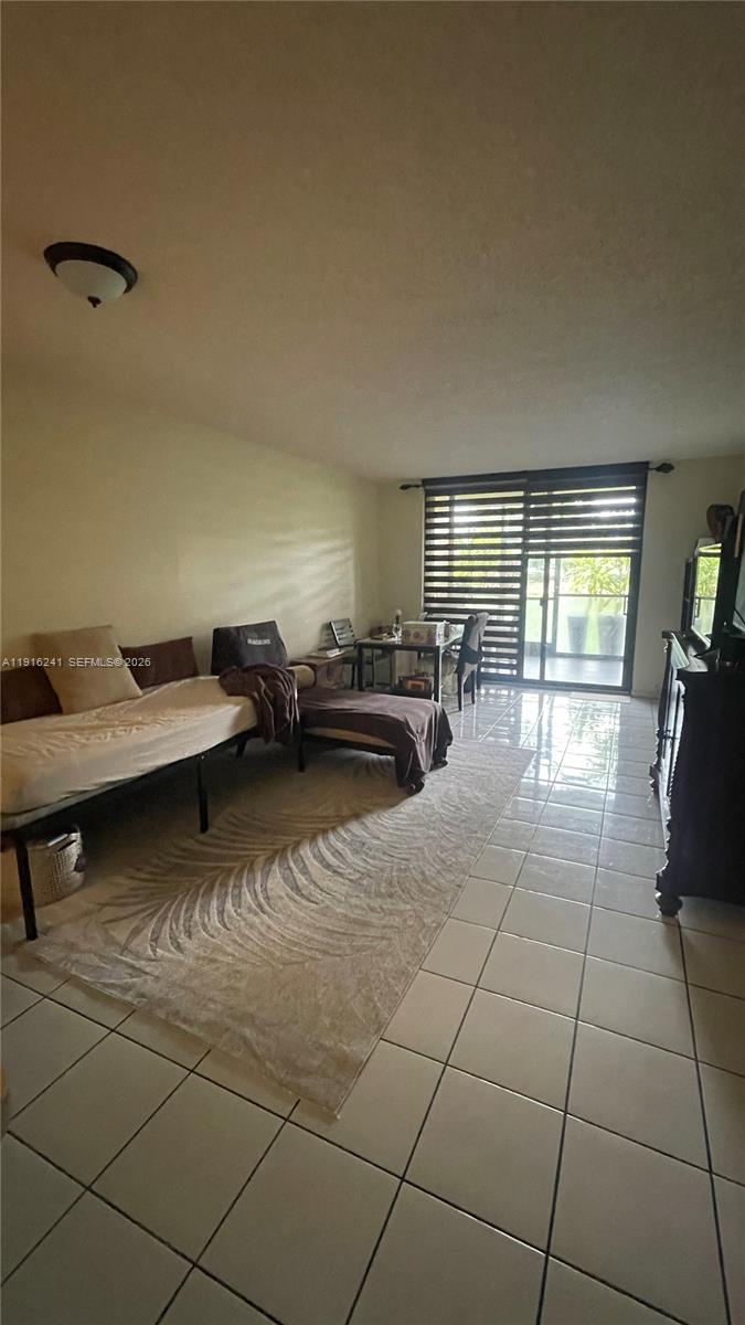 ROYAL PALM AT PLANTATION - Residential