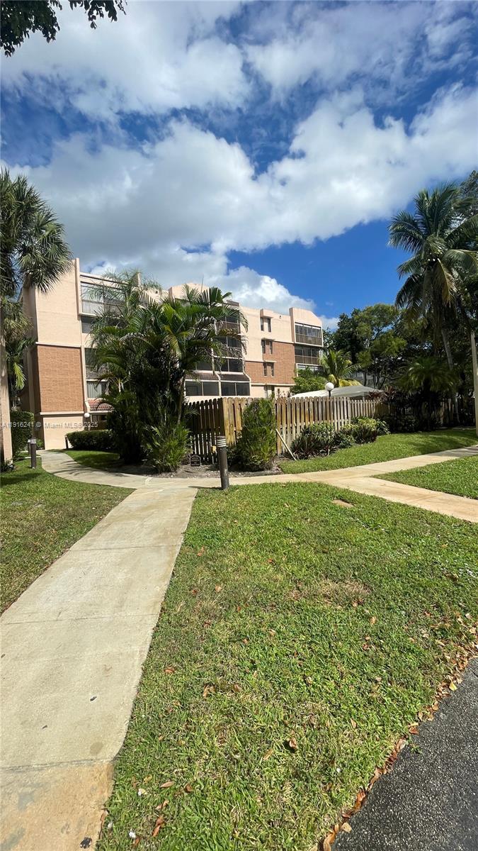 ROYAL PALM AT PLANTATION - Residential