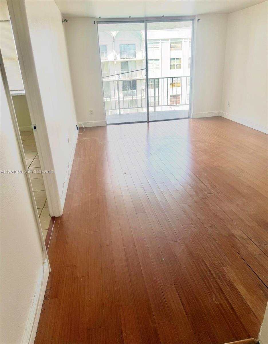 MONTECARLO CONDO - Residential