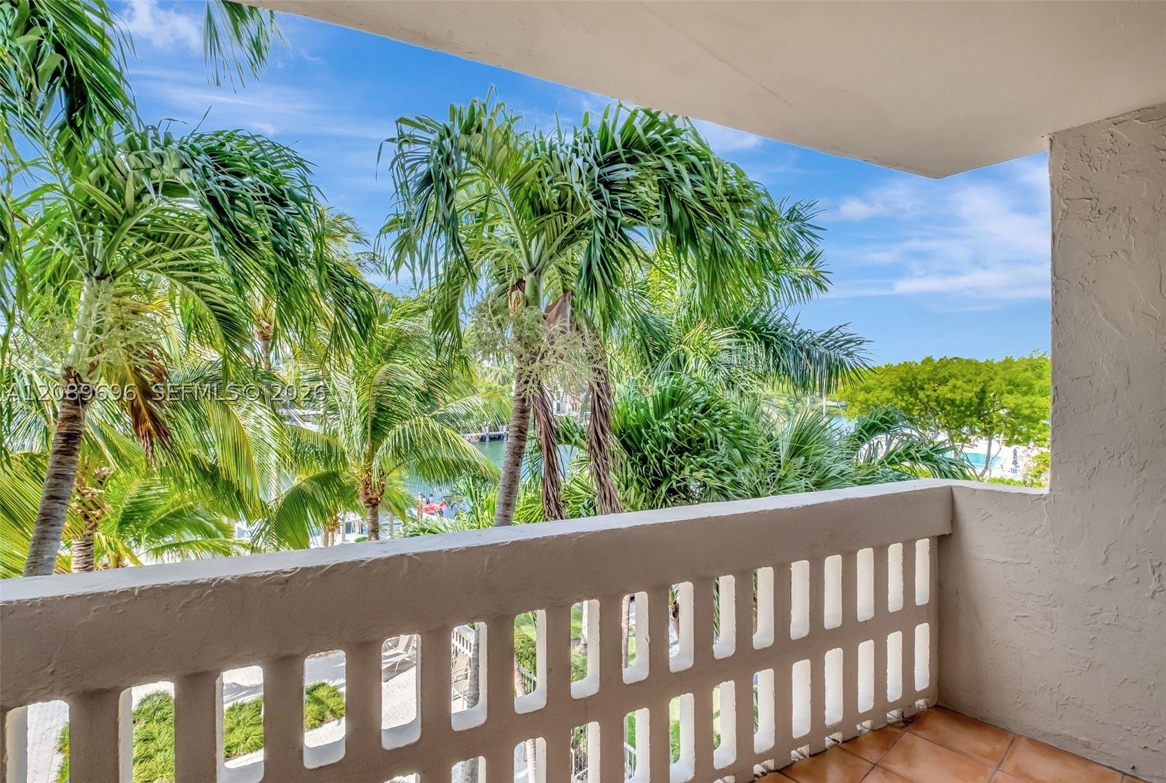 90 Edgewater Dr 327, Coral Gables, FL, 33133 4 90 Edgewater Dr 327