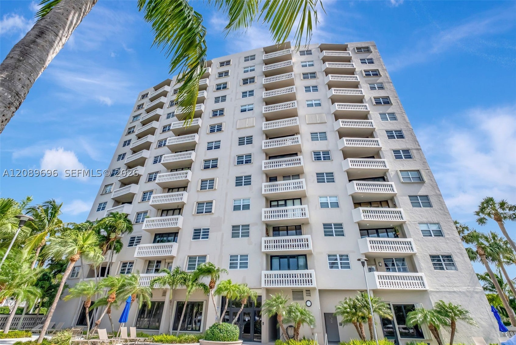 90 Edgewater Dr 327, Coral Gables, FL, 33133 1 90 Edgewater Dr 327