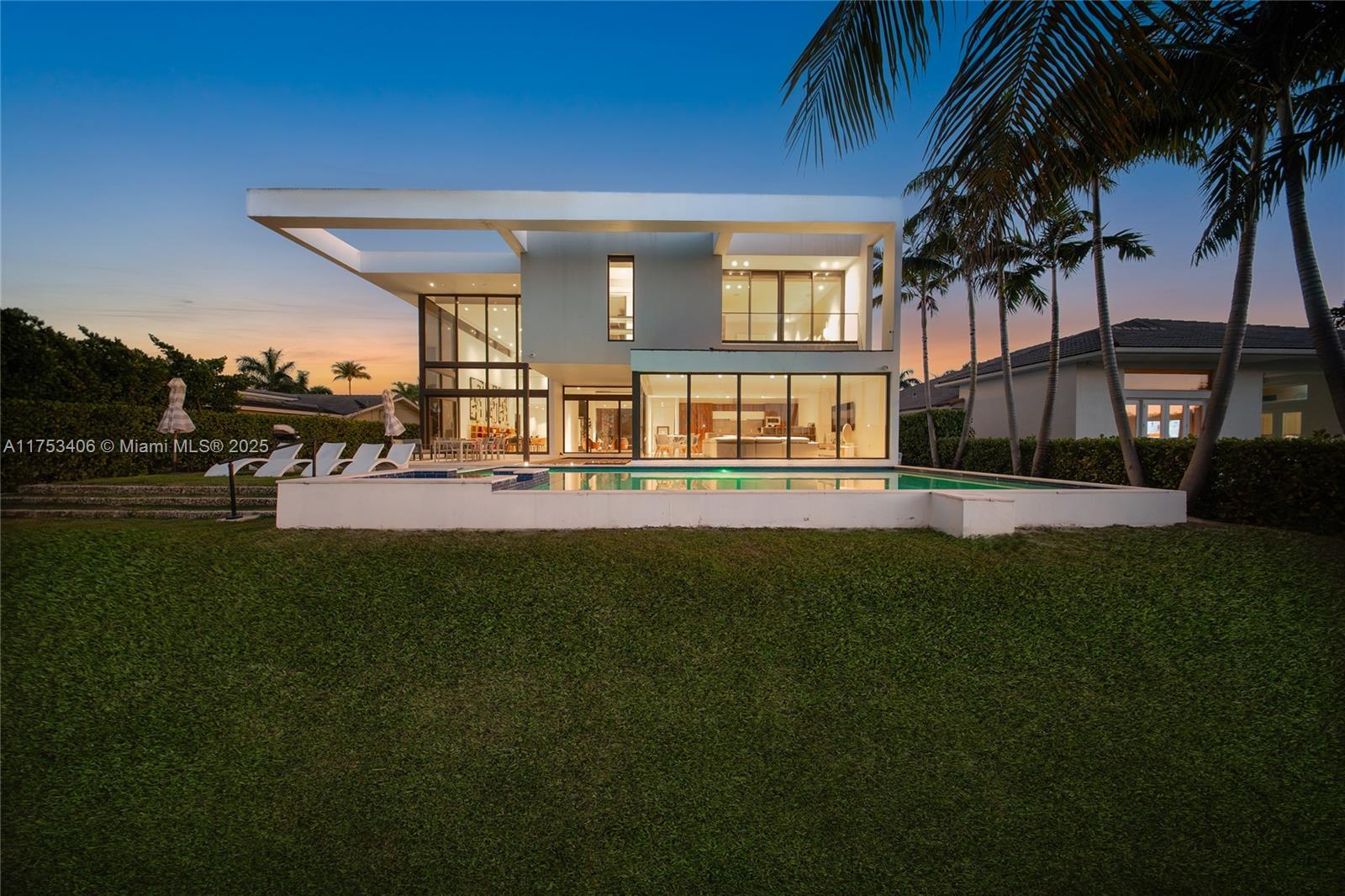 418 Sunset Dr