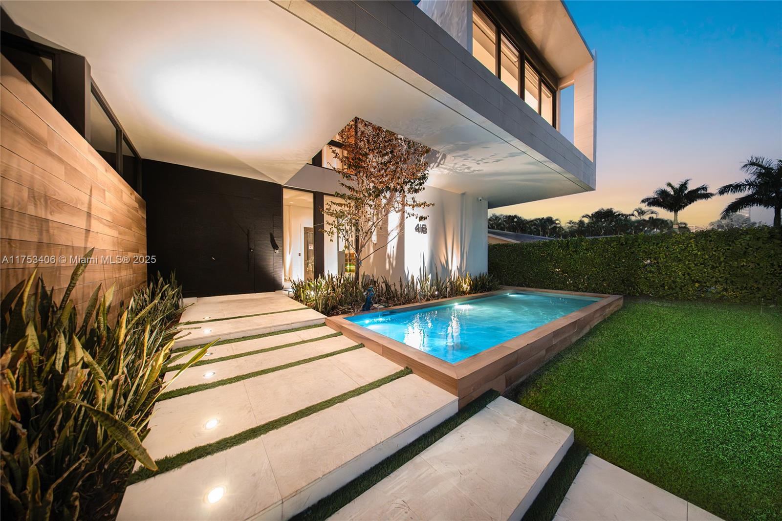 418 Sunset Dr
