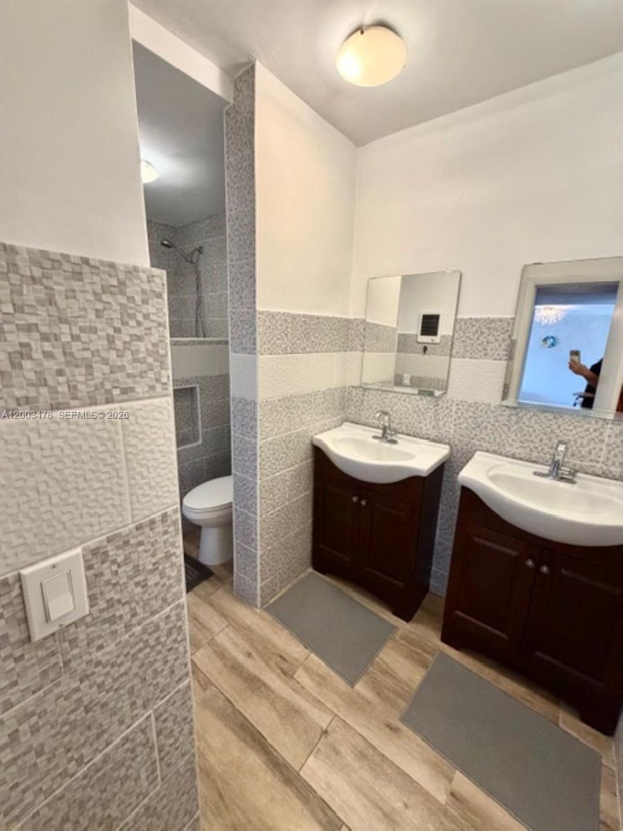 FIRST GULFSTREAM GARDEN - Residential Lease