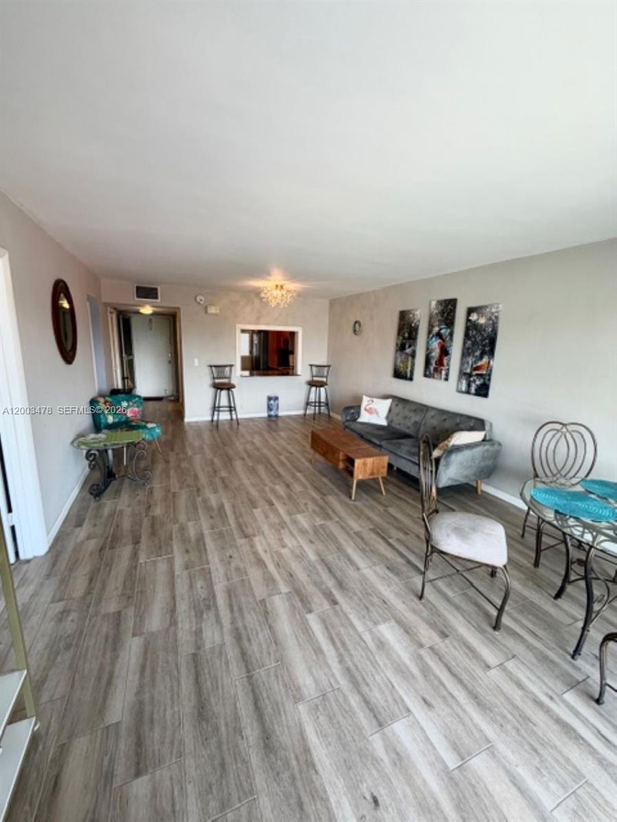 FIRST GULFSTREAM GARDEN - Residential Lease