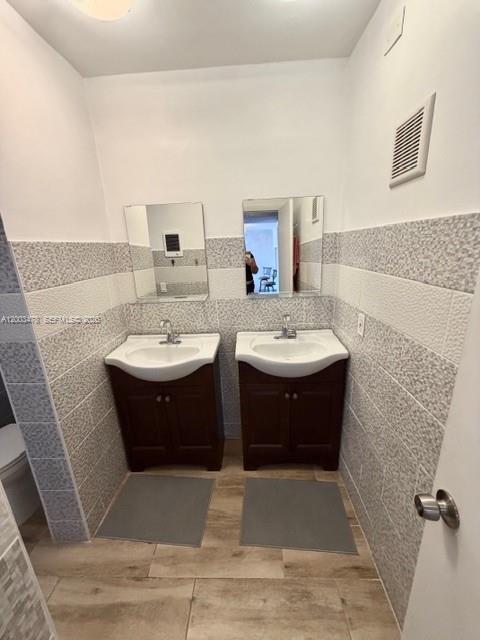 FIRST GULFSTREAM GARDEN - Residential Lease