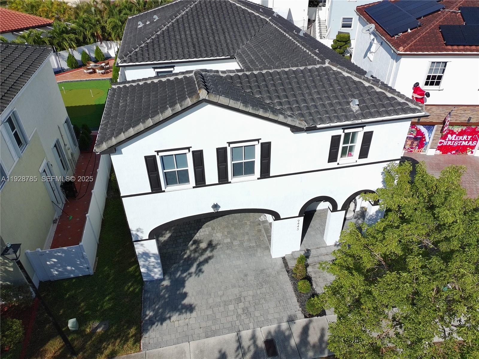 KENDALL COMMONS RESIDENTI - Residential