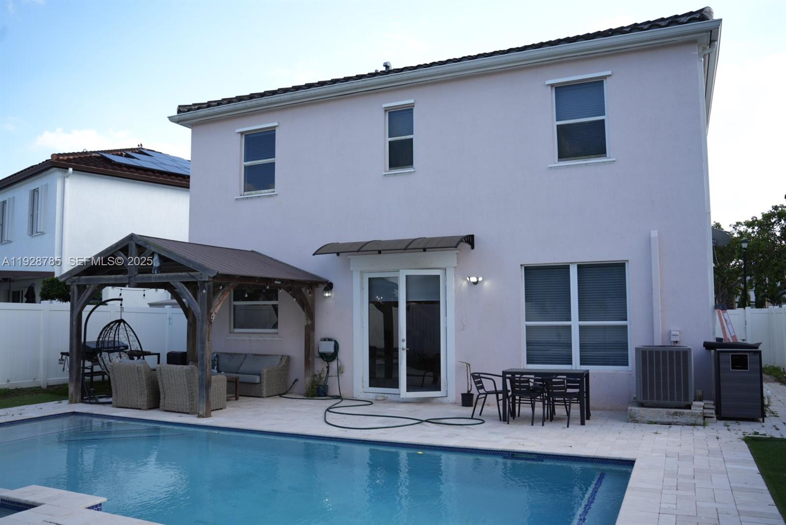 KENDALL COMMONS RESIDENTI - Residential