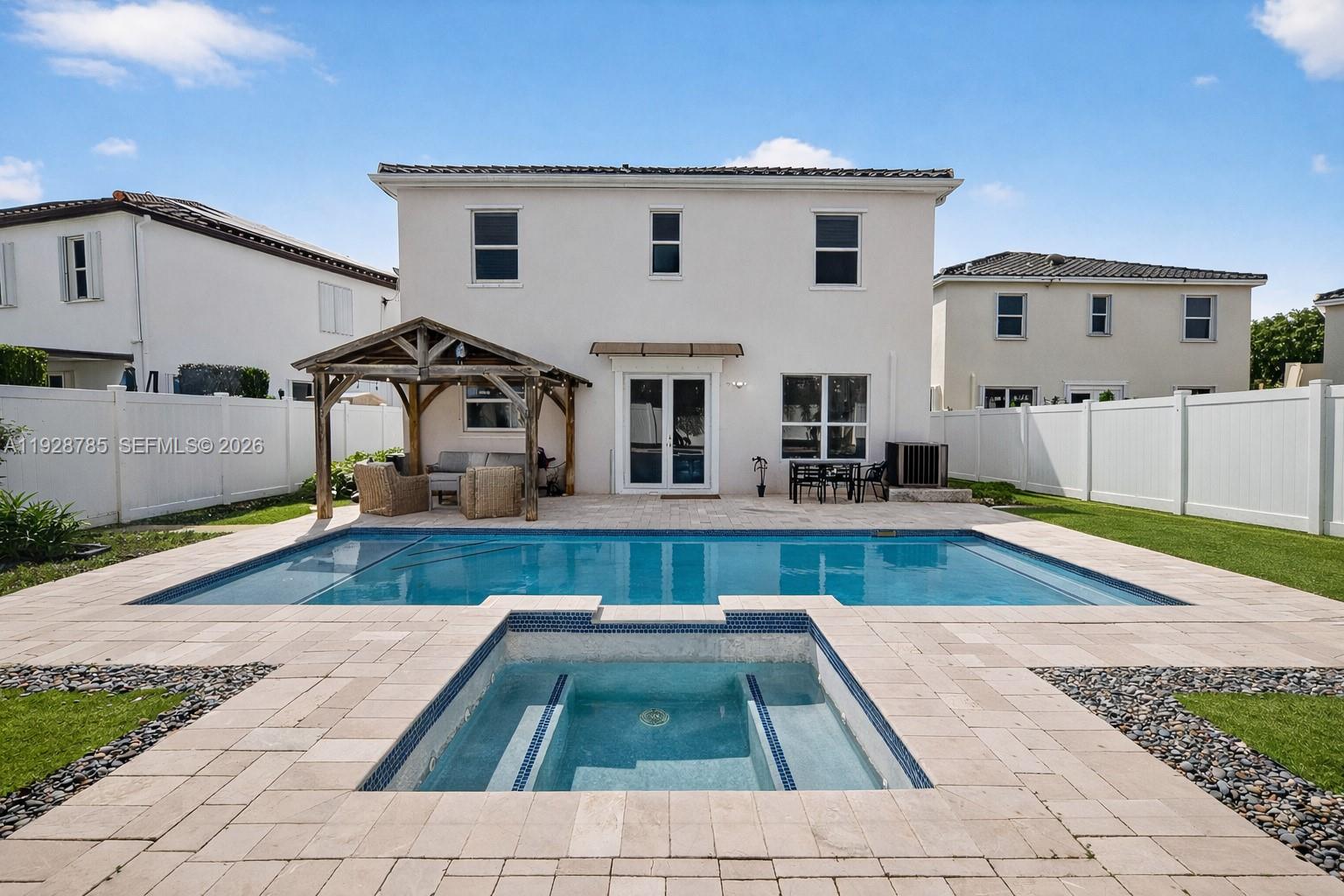 KENDALL COMMONS RESIDENTI - Residential